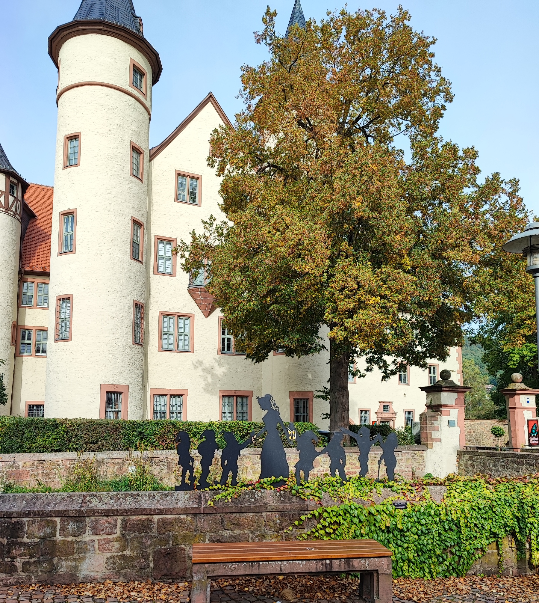 0 AusflugLohr0923Main Foto Roepke Keidel